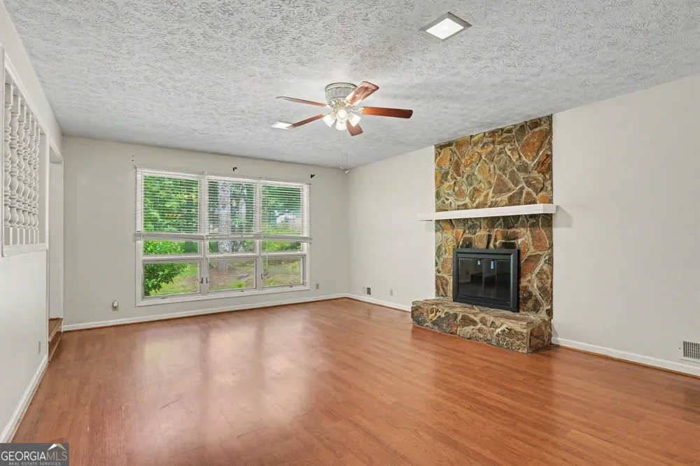 346 Buckingham DR SW Conyers, GA 30094