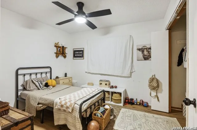 101 Country Ln Castroville, TX 78009