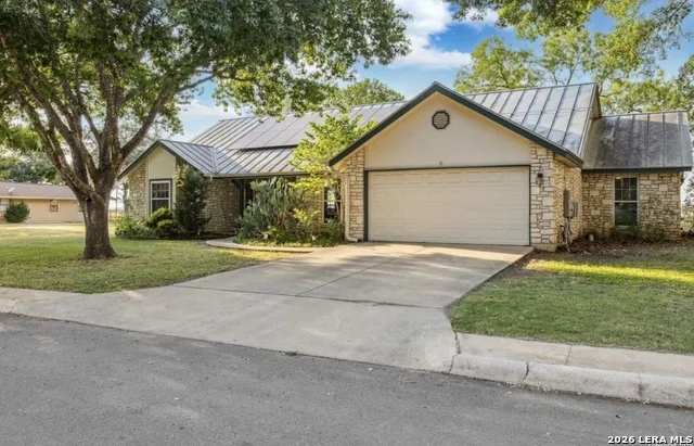 101 Country Ln Castroville, TX 78009