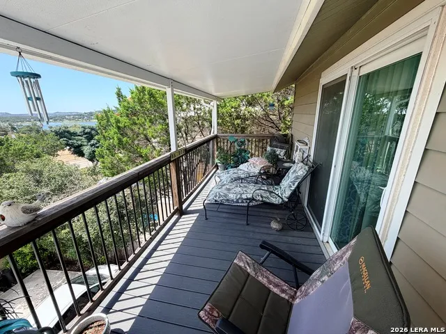 1135 LAKEBREEZE DR Canyon Lake, TX 78133
