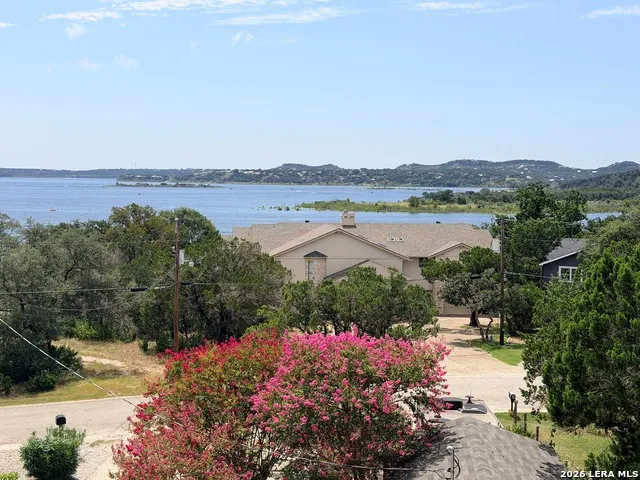 1135 LAKEBREEZE DR Canyon Lake, TX 78133