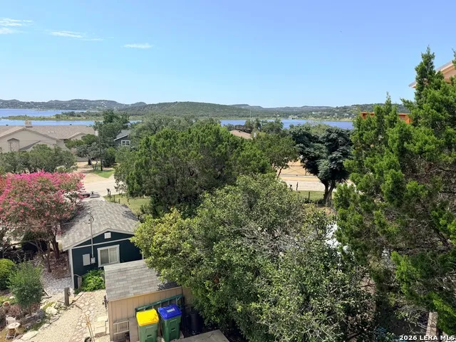 1135 LAKEBREEZE DR Canyon Lake, TX 78133