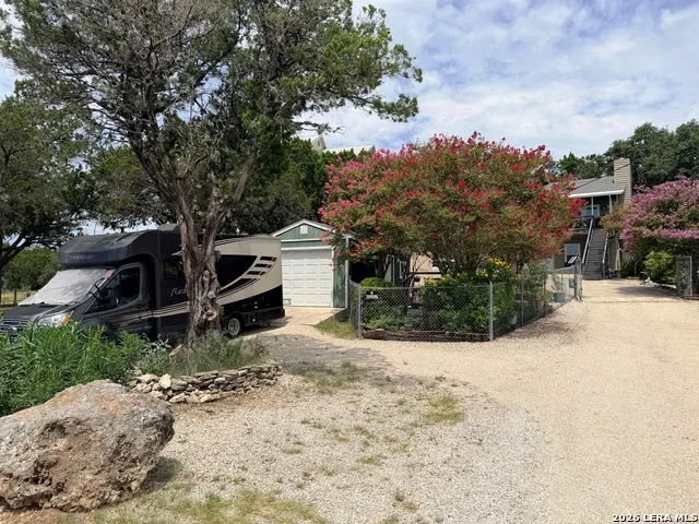 1135 LAKEBREEZE DR Canyon Lake, TX 78133