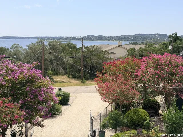 1135 LAKEBREEZE DR Canyon Lake, TX 78133