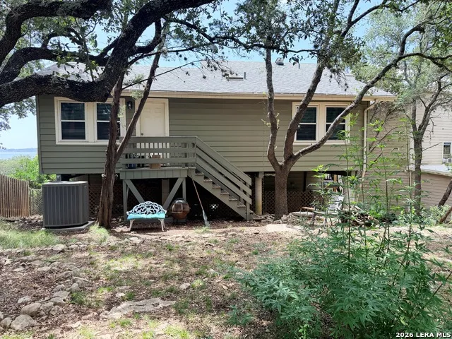 1135 LAKEBREEZE DR Canyon Lake, TX 78133