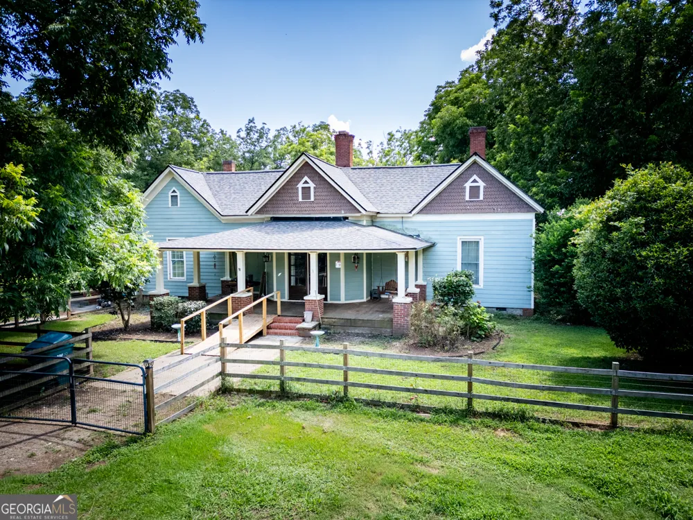 111 Banks ST Shady Dale, GA 31085