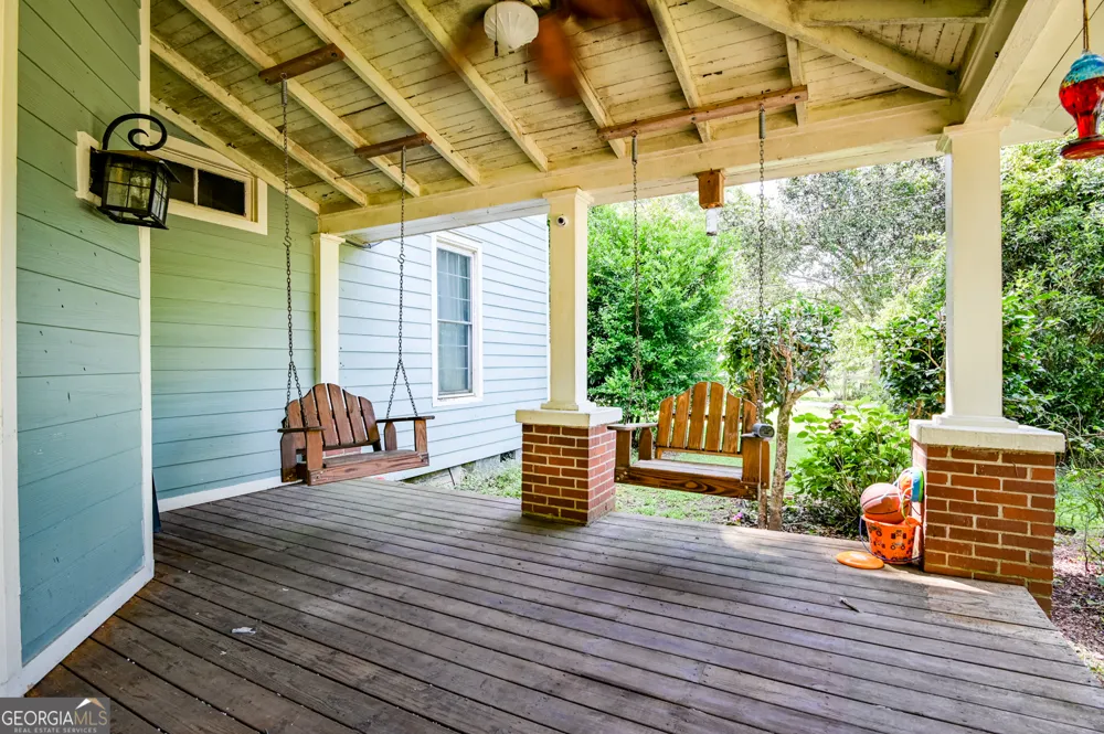 111 Banks ST Shady Dale, GA 31085