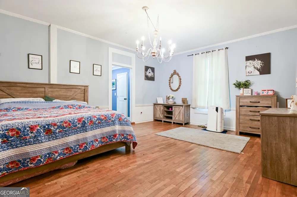 111 Banks ST Shady Dale, GA 31085