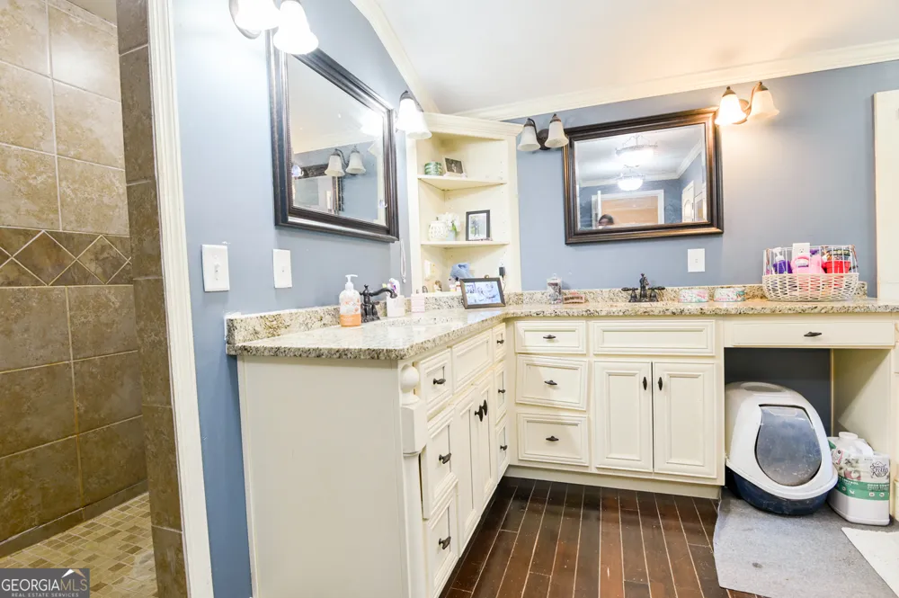 111 Banks ST Shady Dale, GA 31085