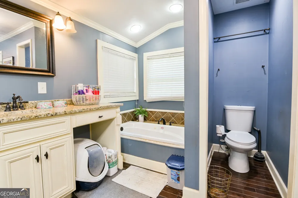 111 Banks ST Shady Dale, GA 31085