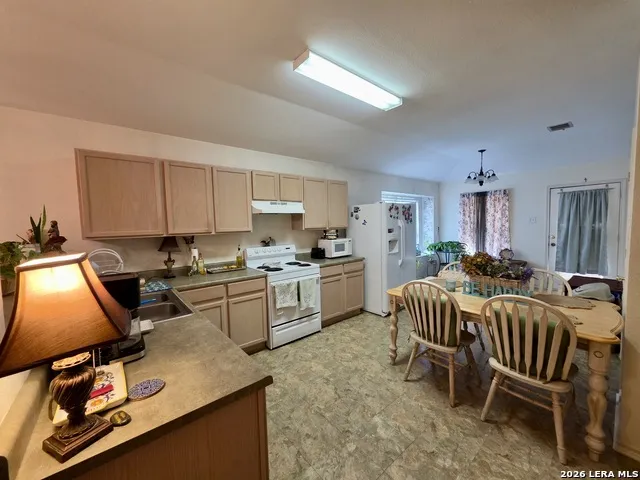 5231 Canary San Antonio, TX 78222
