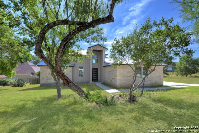 105 River Bluff Castroville, TX 78009