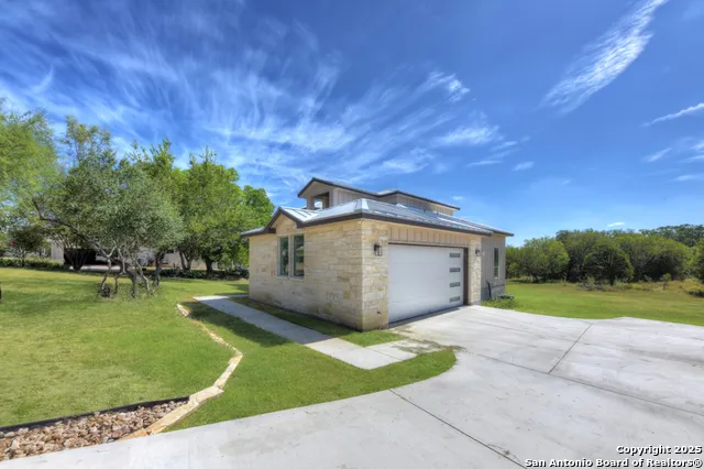 105 River Bluff Castroville, TX 78009