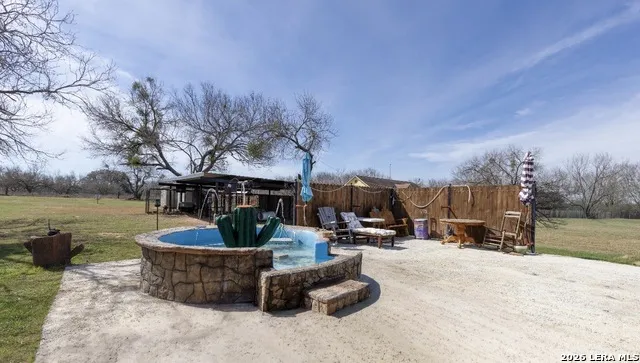 5980 Smith Von Ormy, TX 78073