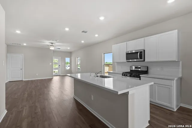 5120 Park Cape Schertz, TX 78124