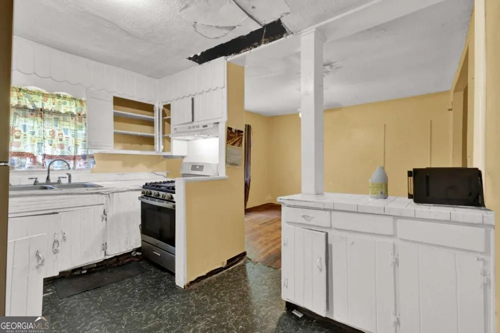 241 Harlan RD SW Atlanta, GA 30311