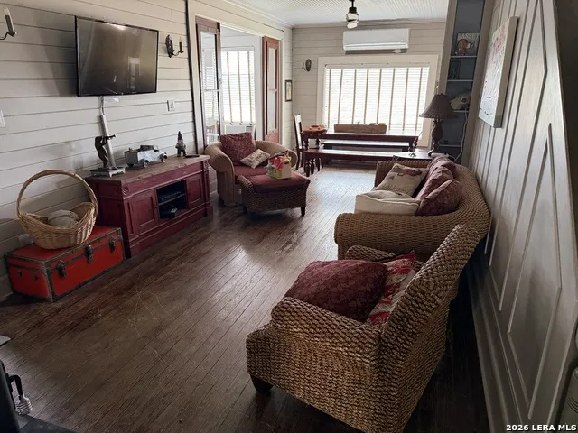 191 SUNSHINE LN New Braunfels, TX 78130