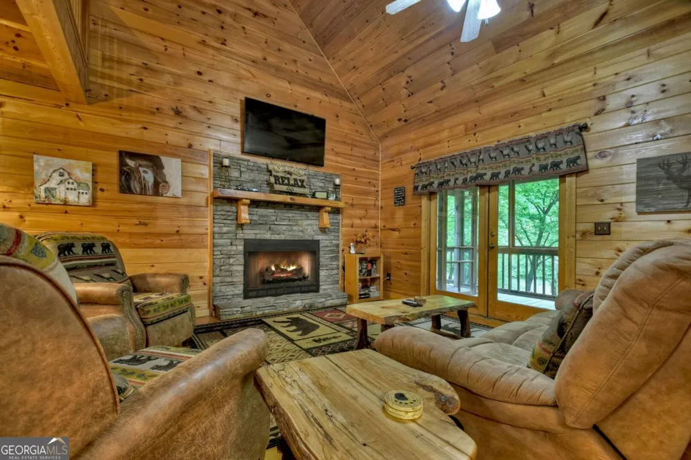 133 Muller LN Ellijay, GA 30540