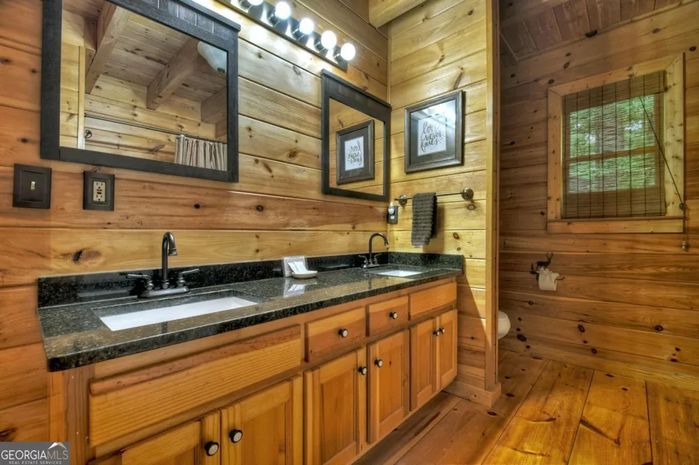 133 Muller LN Ellijay, GA 30540