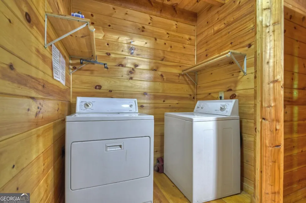 133 Muller LN Ellijay, GA 30540