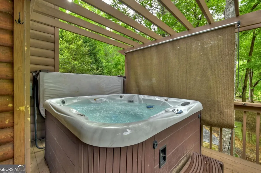 133 Muller LN Ellijay, GA 30540