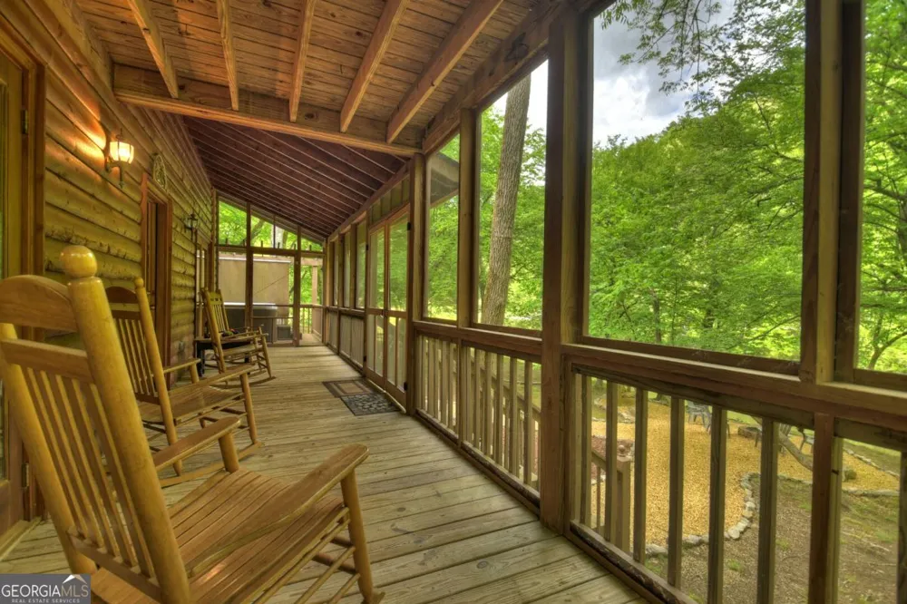 133 Muller LN Ellijay, GA 30540