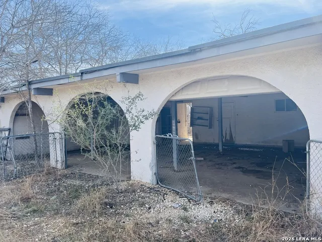 3938 Fm 117 Uvalde, TX 78801