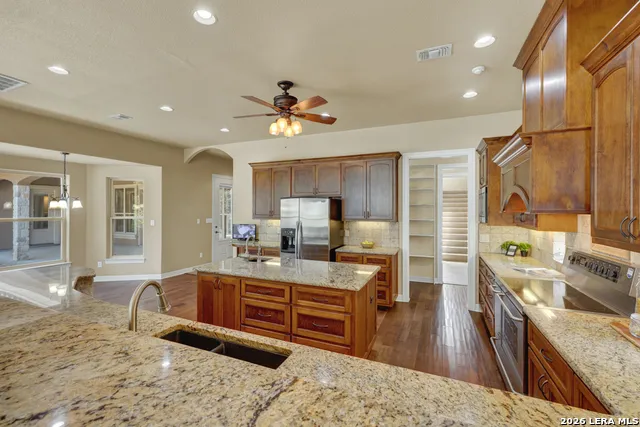 7607 Sky Loop San Antonio, TX 78266