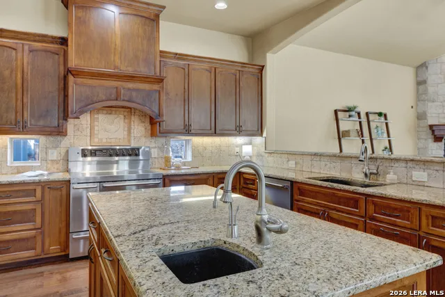 7607 Sky Loop San Antonio, TX 78266