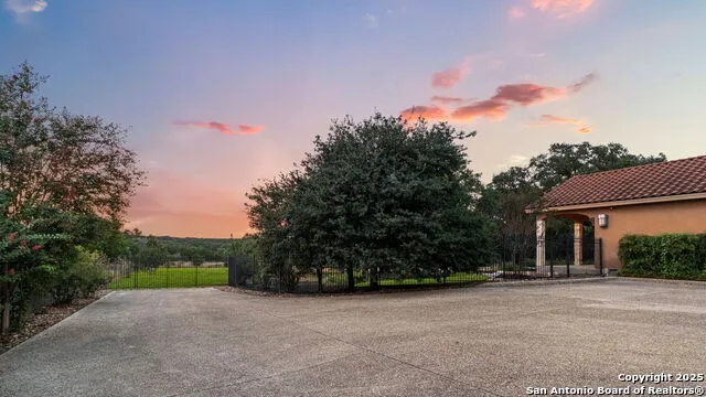 7607 Sky Loop San Antonio, TX 78266