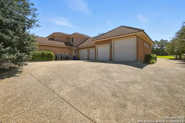 7607 Sky Loop San Antonio, TX 78266