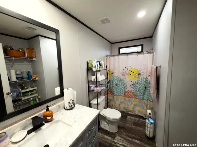 114 4th Natalia, TX 78059