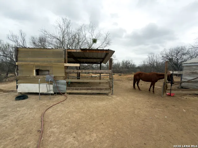 114 4th Natalia, TX 78059