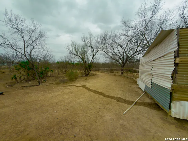 114 4th Natalia, TX 78059