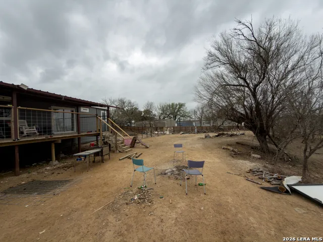 114 4th Natalia, TX 78059