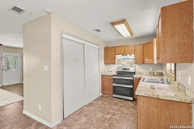 146 Exotic Bandera, TX 78003