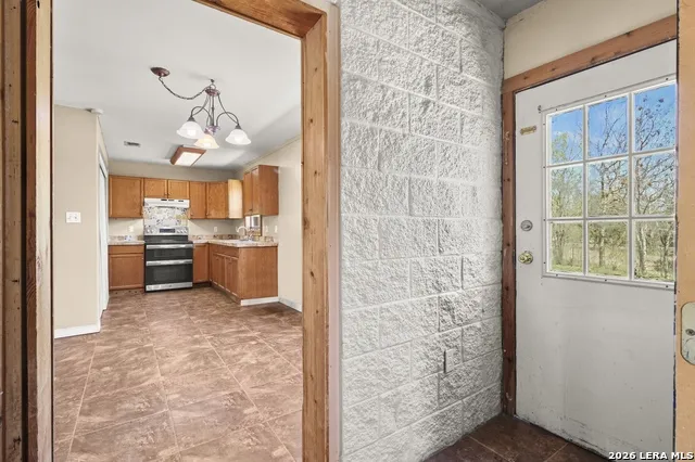 146 Exotic Bandera, TX 78003