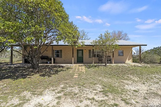 146 Exotic Bandera, TX 78003