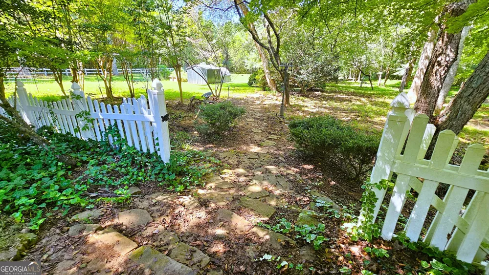 528 Lazy River LN Woodstock, GA 30188