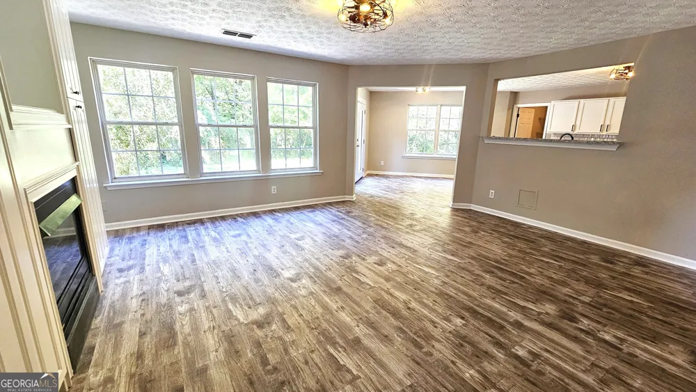 528 Lazy River LN Woodstock, GA 30188