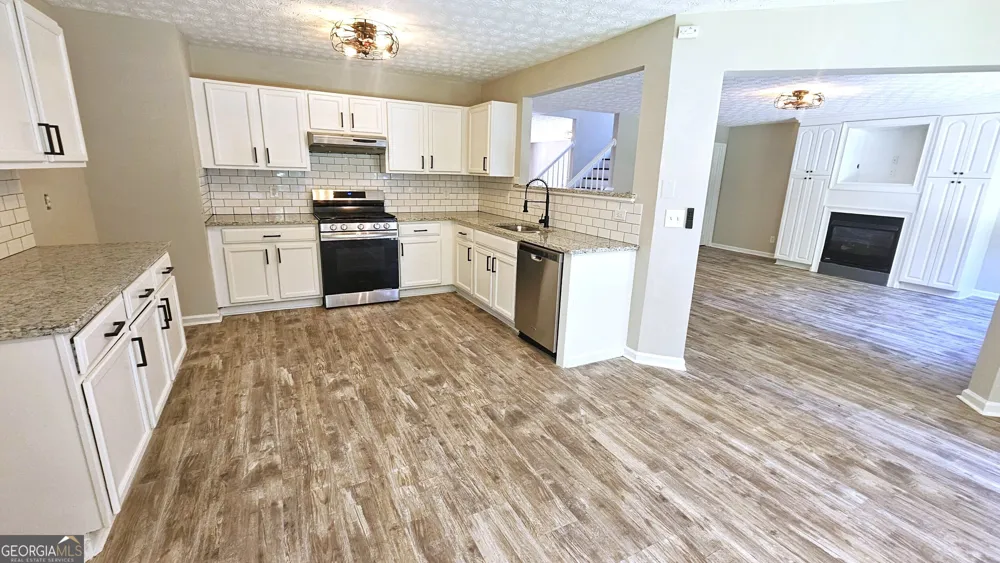 528 Lazy River LN Woodstock, GA 30188