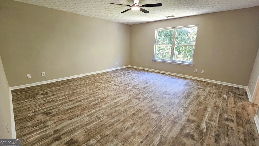 528 Lazy River LN Woodstock, GA 30188