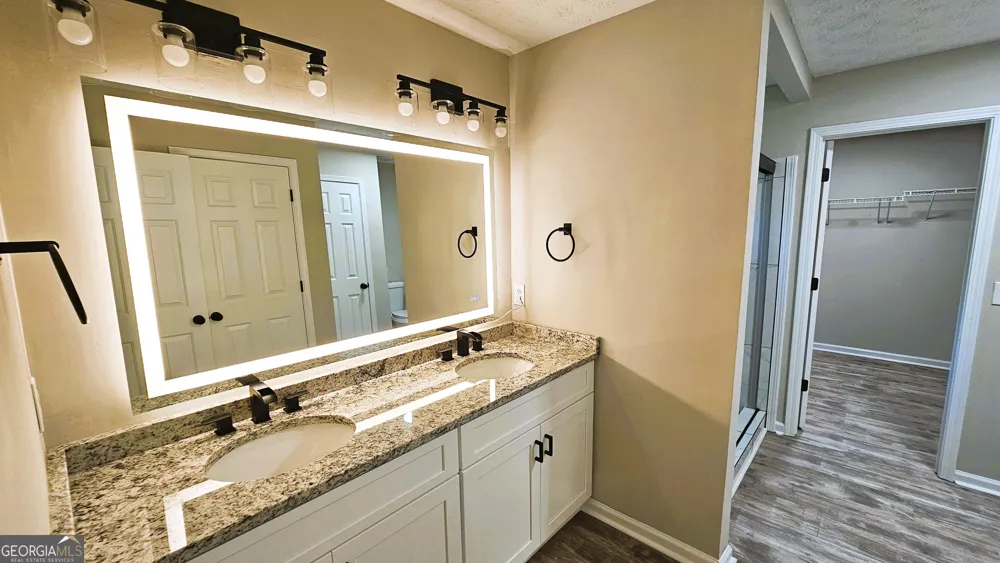528 Lazy River LN Woodstock, GA 30188