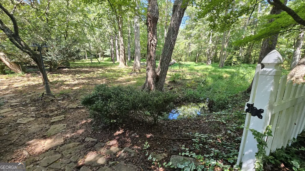 528 Lazy River LN Woodstock, GA 30188
