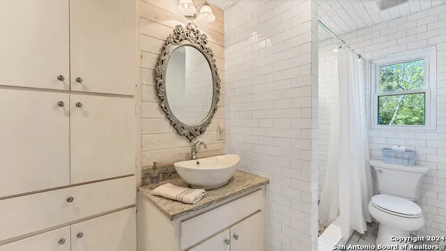 606 Deer Lake Cove Wimberley, TX 78676