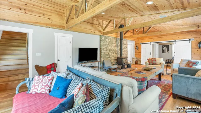 606 Deer Lake Cove Wimberley, TX 78676