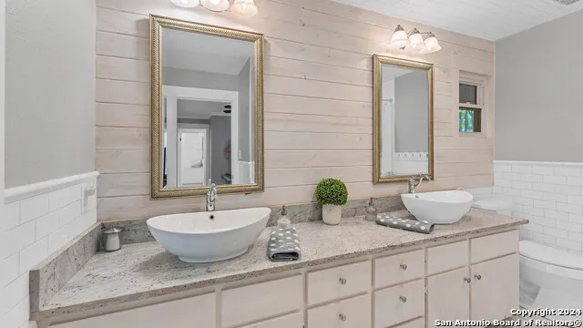 606 Deer Lake Cove Wimberley, TX 78676