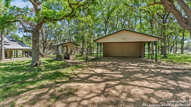 606 Deer Lake Cove Wimberley, TX 78676