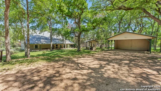 606 Deer Lake Cove Wimberley, TX 78676