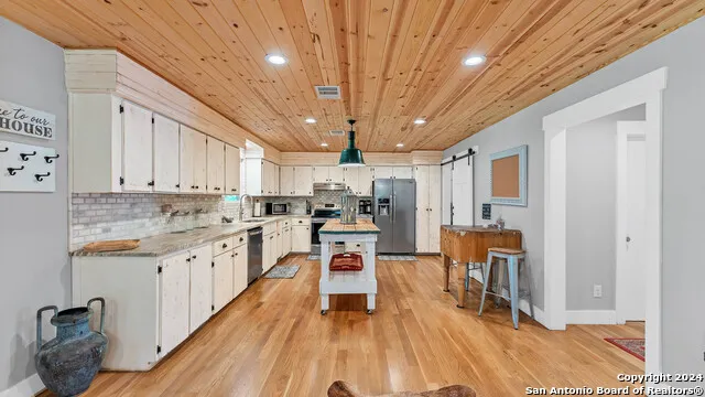 606 Deer Lake Cove Wimberley, TX 78676